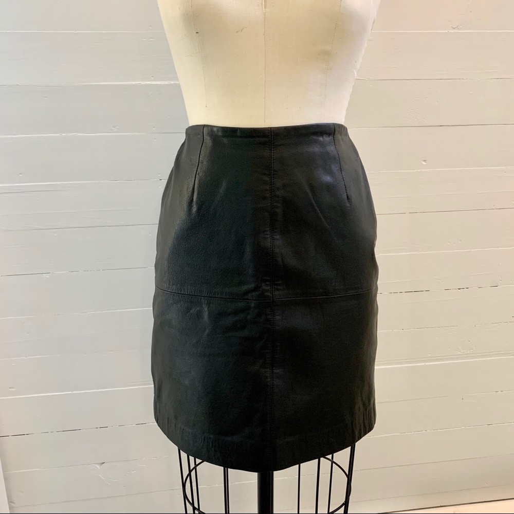 Amanda Smith Petite 100% leather skirt